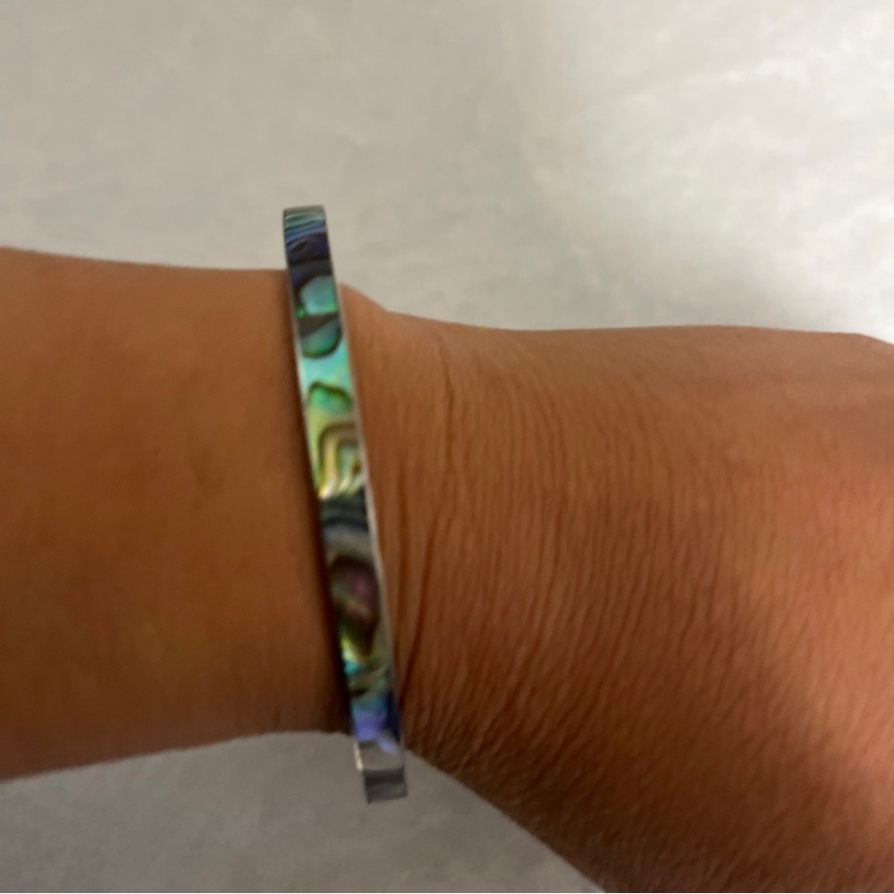 Mother of Pearl Abalone Shell Bangle Cuff Bracelet for Women Jewelry.